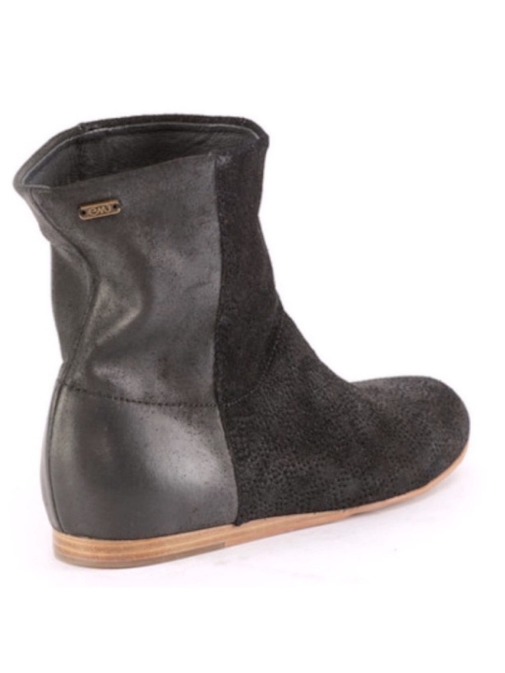 EMU Australia Black Macedon Suede Ankle Boots, Size 7, NWT